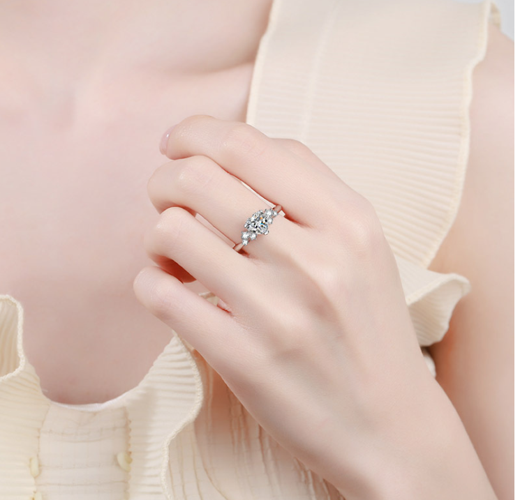 925 Sterling Silver Heart Moissanite Ring