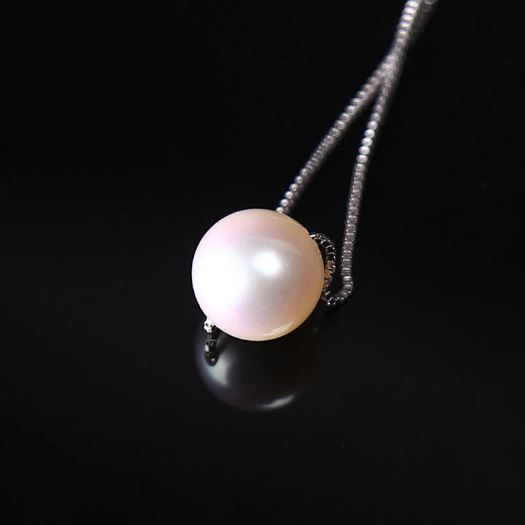 Natural Freshwater Pearl Necklace with S925 Silver Pendant