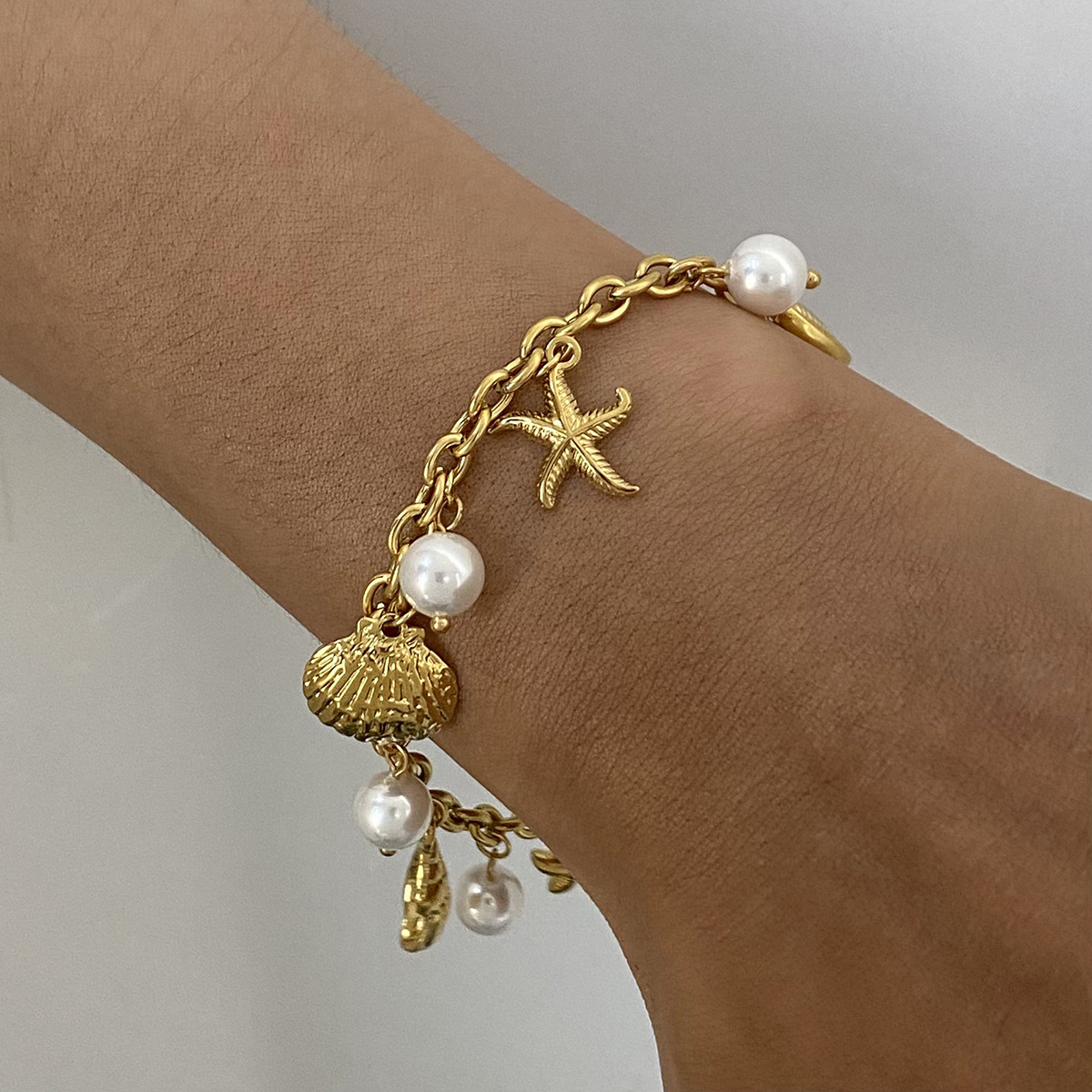 Pearl Shell Charm Bracelet — 18K Gold Stainless Steel