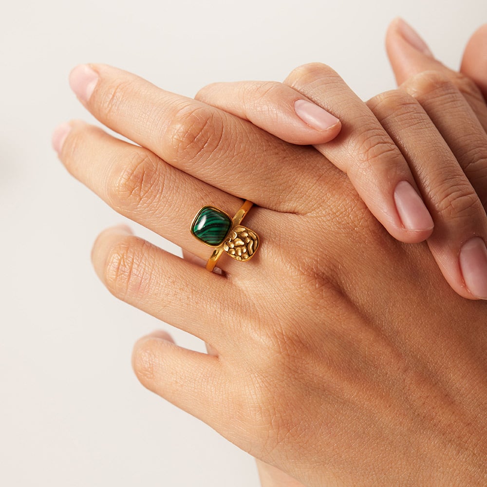 Antique Turquoise Hammered Ring — 18K Gold Stainless Steel