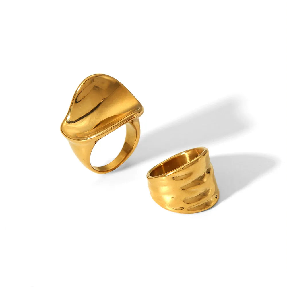 18K Gold-Plated Twisted Band Ring — Stainless Steel
